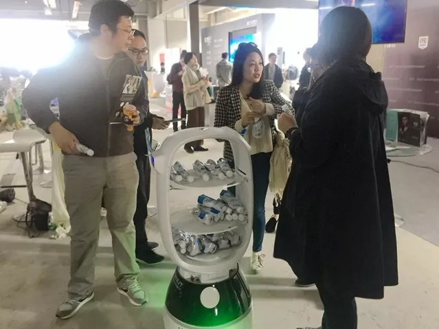 擎朗智能亮相Tech Crunch国际创新峰会 花生系列机器人备受关注