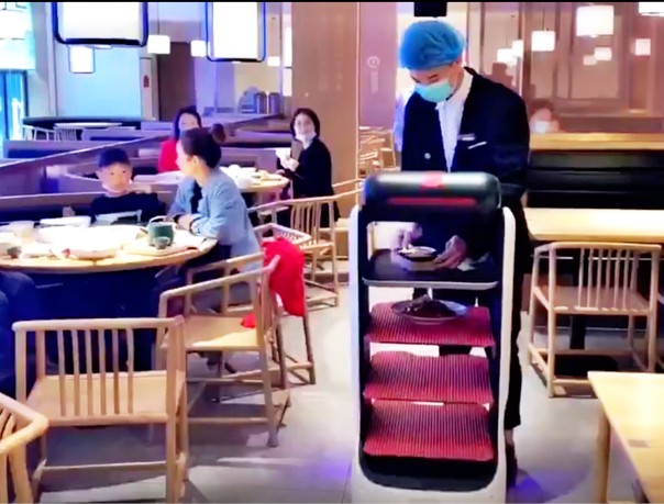 擎朗机器人上岗醉如意 助力福州传统美食代表走向新征程