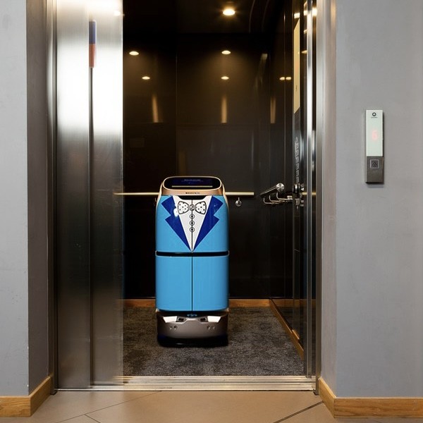 Solutions: Hotel Robot